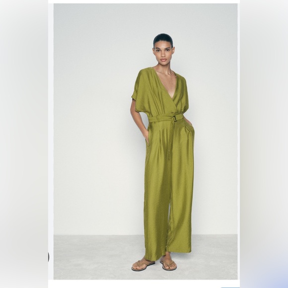 Zara Pants - Zara Belted Wide Leg Jumpsuit . Olive Green. Size L